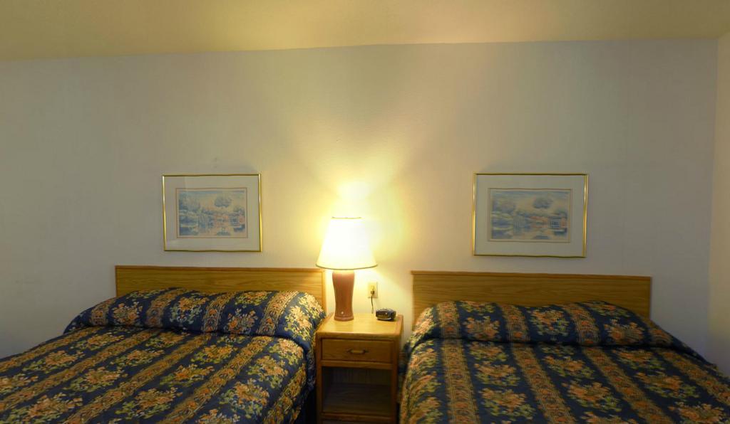 Rodeway Inn برينرد المظهر الخارجي الصورة