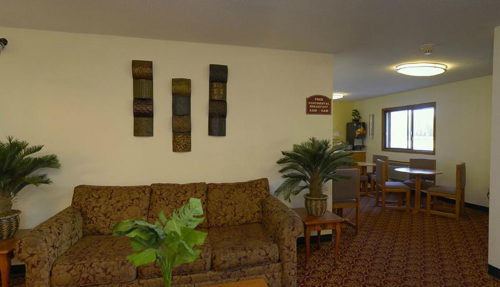 Rodeway Inn برينرد المظهر الخارجي الصورة