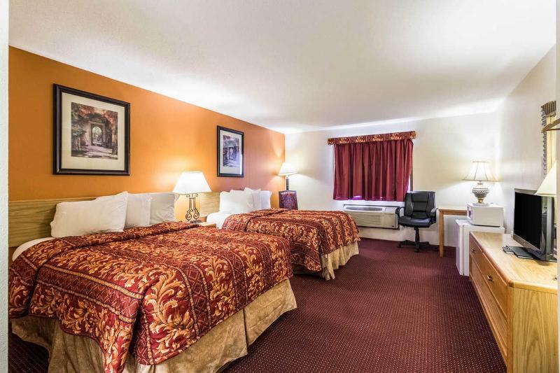 Rodeway Inn برينرد المظهر الخارجي الصورة