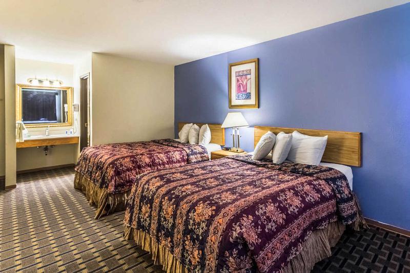 Rodeway Inn برينرد المظهر الخارجي الصورة