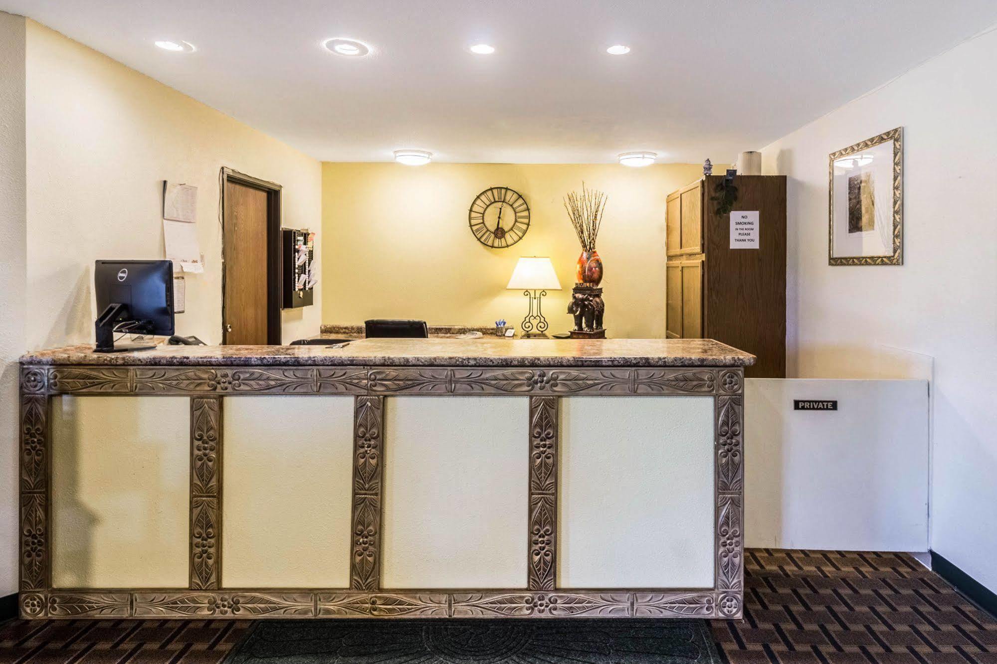 Rodeway Inn برينرد المظهر الخارجي الصورة