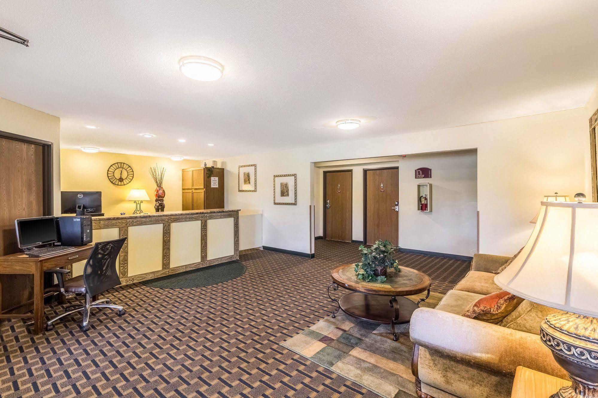 Rodeway Inn برينرد المظهر الخارجي الصورة